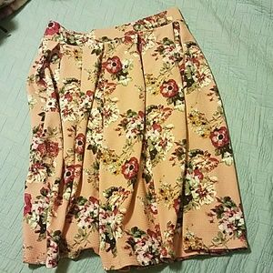 Pleaded Floral Skirt